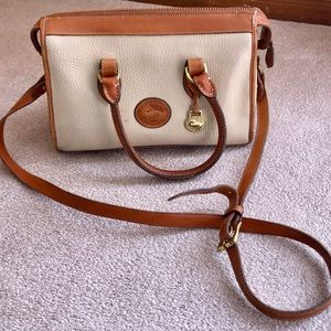 Vintage Dooney & Bourke Crossbody handbag / tote